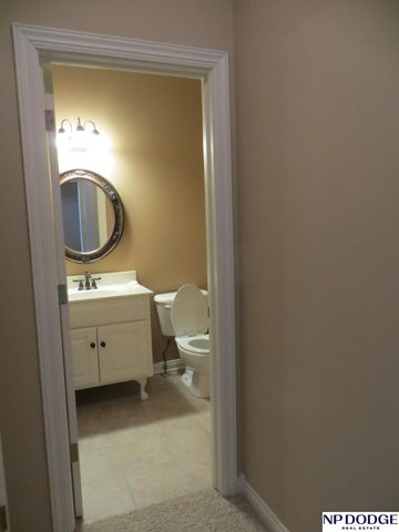 11815 Oakair Plaza, Omaha, NE 68137