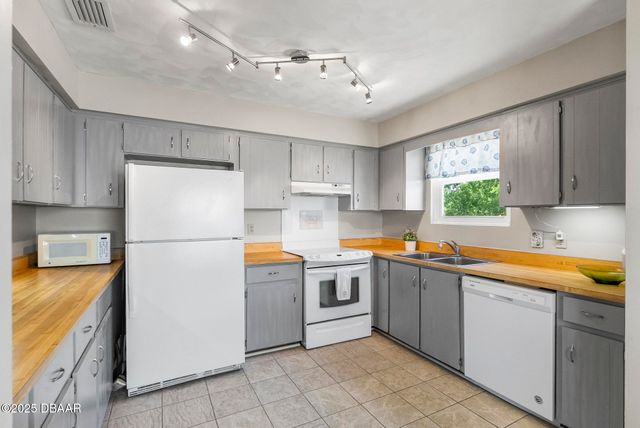 236 S Beach Street, Ormond Beach, FL 32174