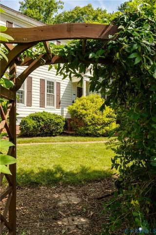 9704 Wildbriar Ln, Henrico, VA 23229