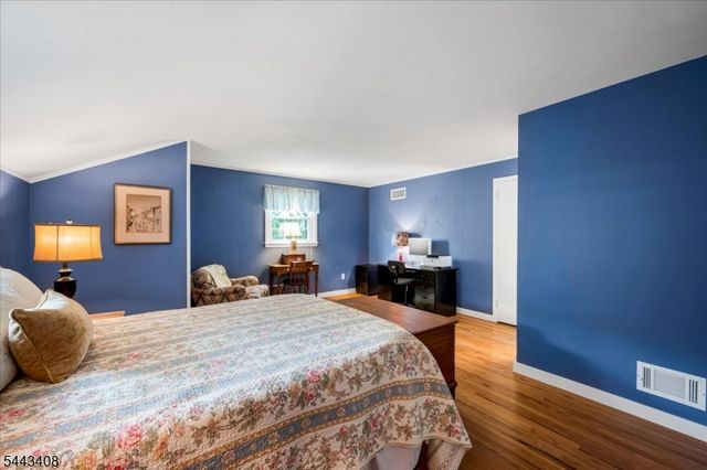 1094 Cambridge Ln, Bridgewater Twp., NJ 08807