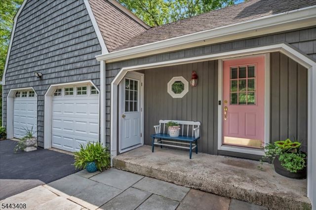 1094 Cambridge Ln, Bridgewater Twp., NJ 08807