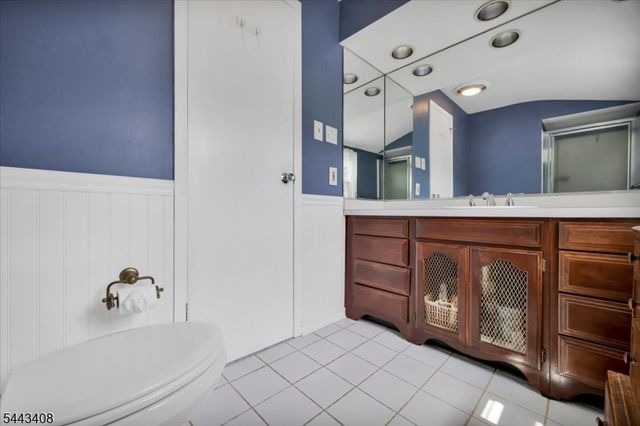 1094 Cambridge Ln, Bridgewater Twp., NJ 08807