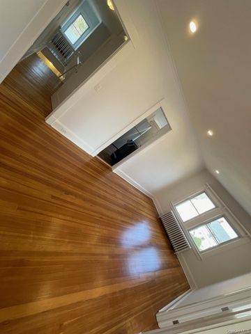 510 Montauk Highway Upper East Apartment, Eastport, NY 11941