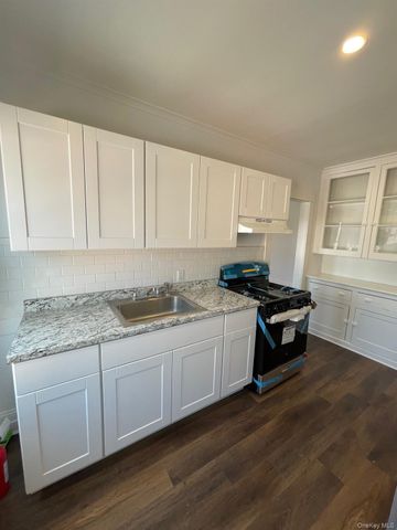 510 Montauk Highway Upper East Apartment, Eastport, NY 11941