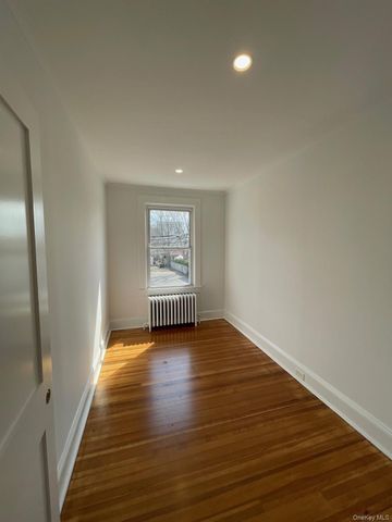 510 Montauk Highway Upper East Apartment, Eastport, NY 11941