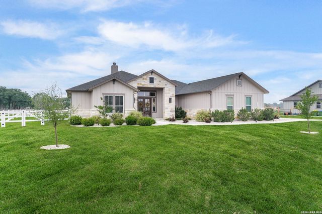 160 Pradera Ridge, Floresville, TX 78114