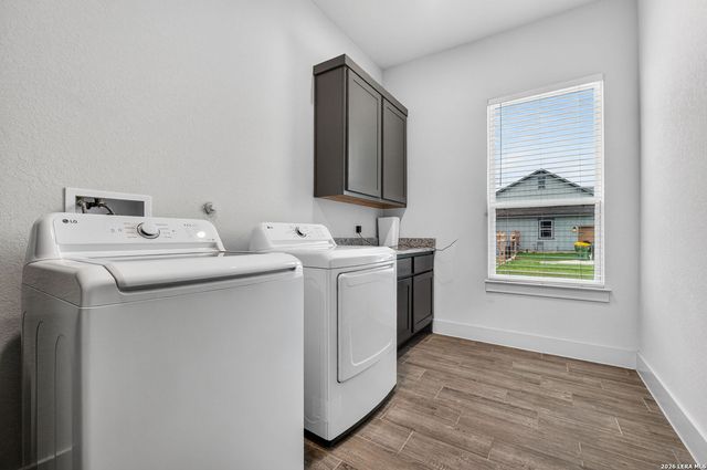 160 Pradera Ridge, Floresville, TX 78114