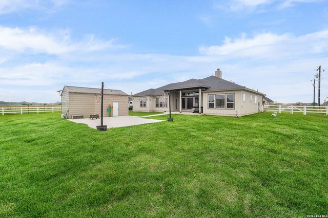 160 Pradera Ridge, Floresville, TX 78114
