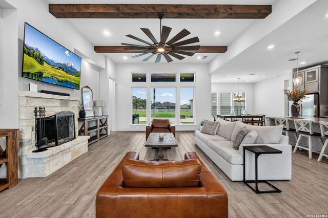 160 Pradera Ridge, Floresville, TX 78114