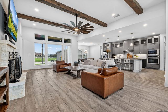 160 Pradera Ridge, Floresville, TX 78114