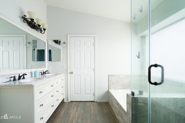 8913 W MARCONI Avenue, Peoria, AZ 85382