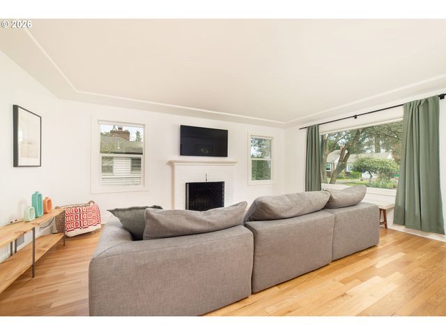 1317 Ne 109TH Ave, Portland, OR 97220