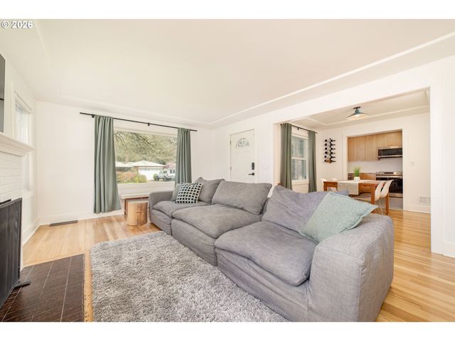 1317 Ne 109TH Ave, Portland, OR 97220