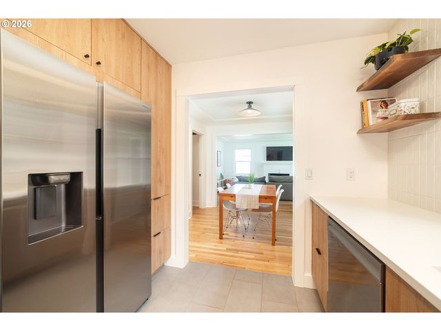 1317 Ne 109TH Ave, Portland, OR 97220