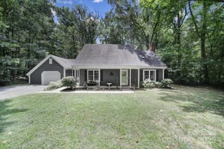 8217 Saddlehorse Lane, Charlotte, NC 28215