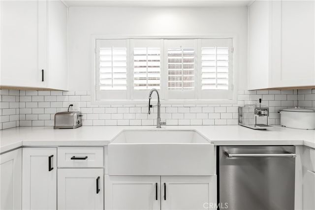 306 Campbell Lane, Costa Mesa, CA 92627