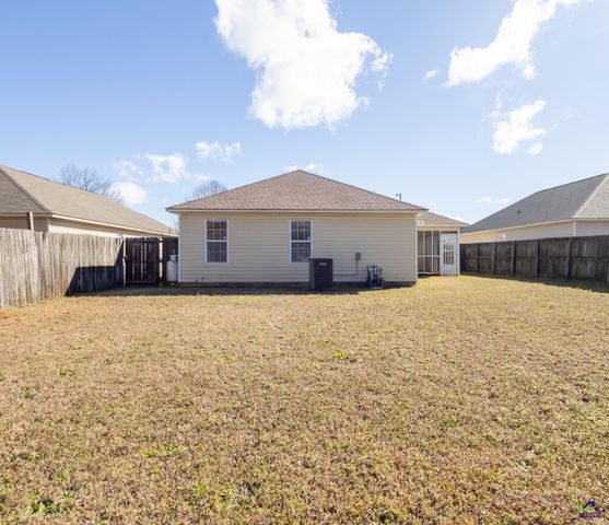 107 Onyx Court, Warner Robins, GA 31093