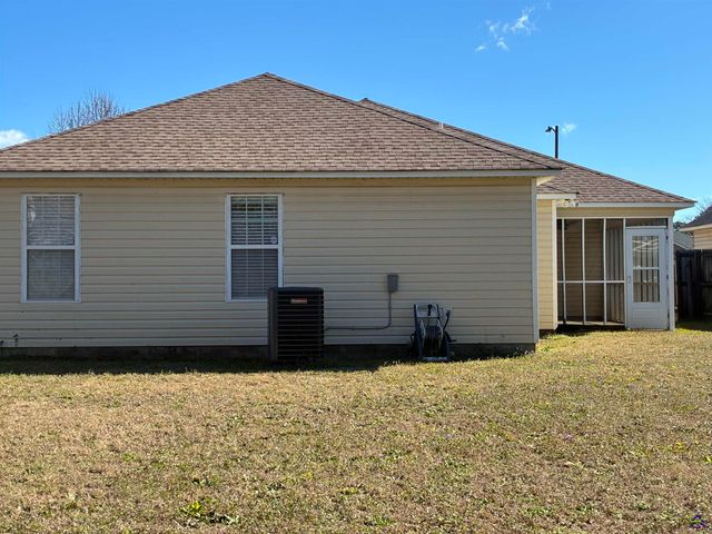 107 Onyx Court, Warner Robins, GA 31093