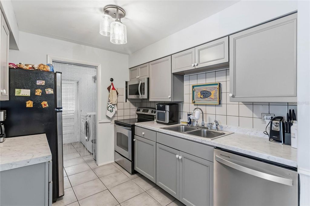 Image 11 of property listing at 6210 SPANISH OAK DRIVE, Orlando, FL 32809