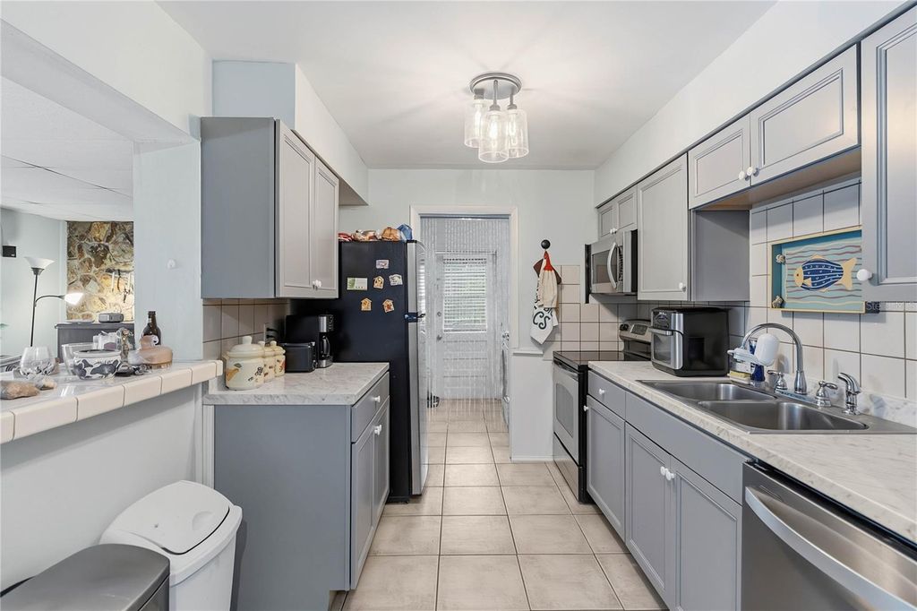 Image 14 of property listing at 6210 SPANISH OAK DRIVE, Orlando, FL 32809