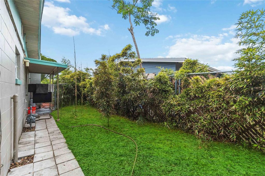 Image 24 of property listing at 6210 SPANISH OAK DRIVE, Orlando, FL 32809