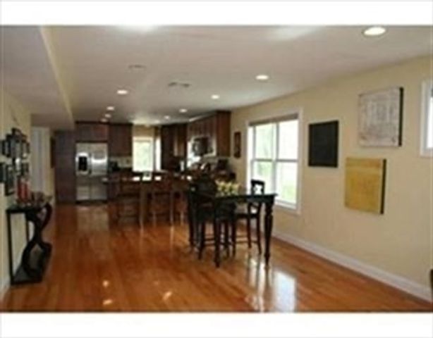 11 Oak St -, Watertown, MA 02472