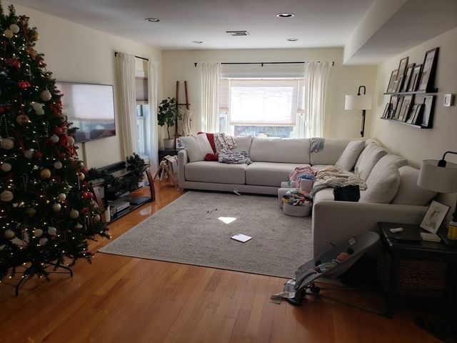 11 Oak St -, Watertown, MA 02472