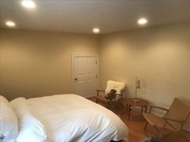 11 Oak St -, Watertown, MA 02472