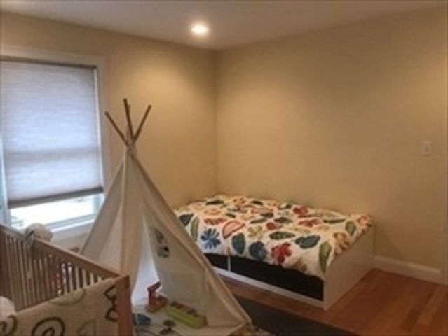 11 Oak St -, Watertown, MA 02472