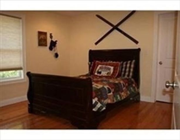 11 Oak St -, Watertown, MA 02472