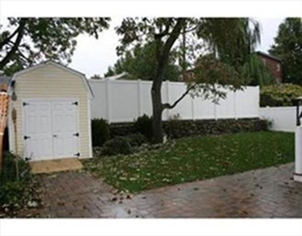 11 Oak St -, Watertown, MA 02472