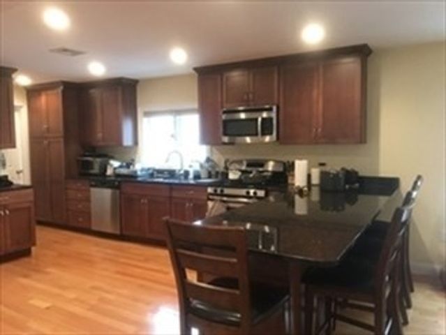 11 Oak St -, Watertown, MA 02472