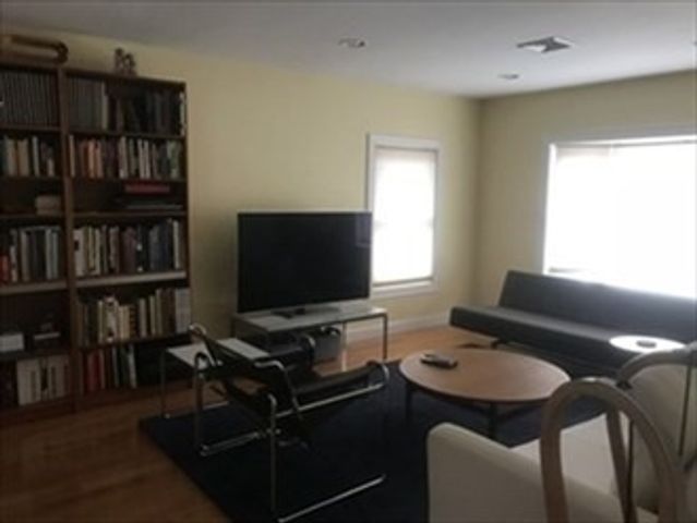 11 Oak St -, Watertown, MA 02472