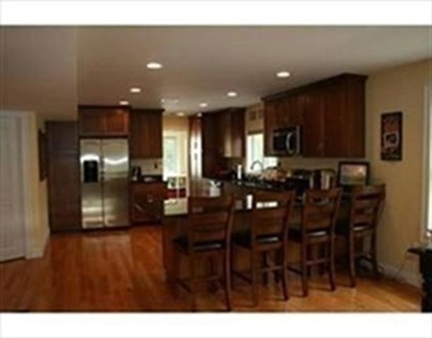 11 Oak St -, Watertown, MA 02472