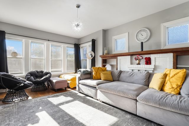 10114 S Peoria Street, Chicago, IL 60643
