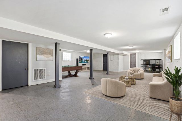 10114 S Peoria Street, Chicago, IL 60643