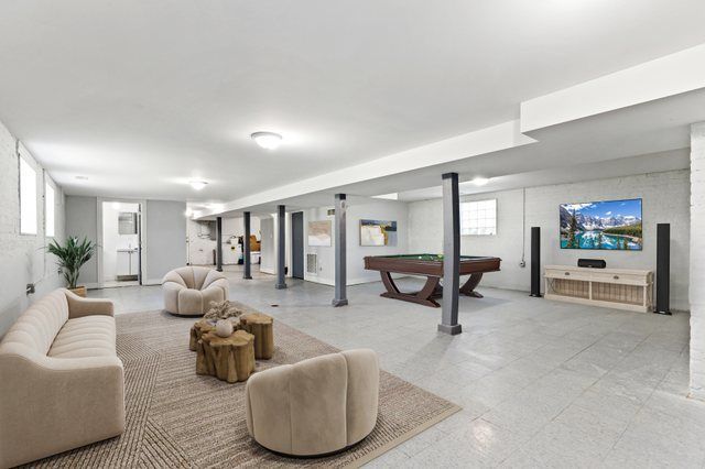 10114 S Peoria Street, Chicago, IL 60643