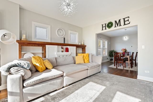 10114 S Peoria Street, Chicago, IL 60643
