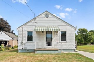 302 Hazel Street, Zelienople Boro, PA 16063