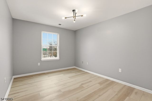 215 Hillside Ave, Newark City, NJ 07108