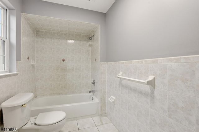 215 Hillside Ave, Newark City, NJ 07108