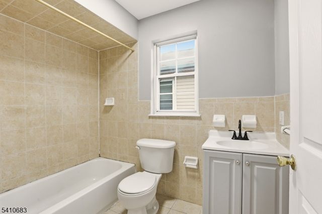 215 Hillside Ave, Newark City, NJ 07108