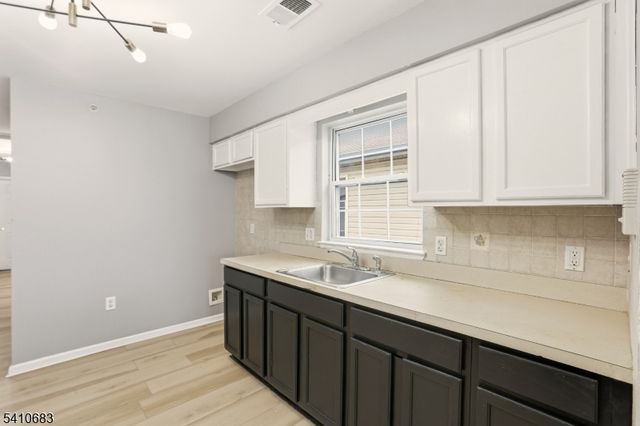 215 Hillside Ave, Newark City, NJ 07108