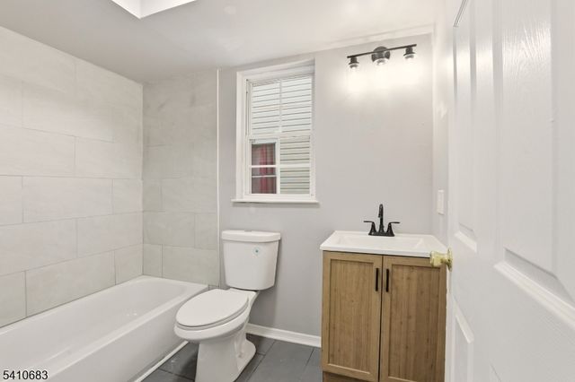 215 Hillside Ave, Newark City, NJ 07108