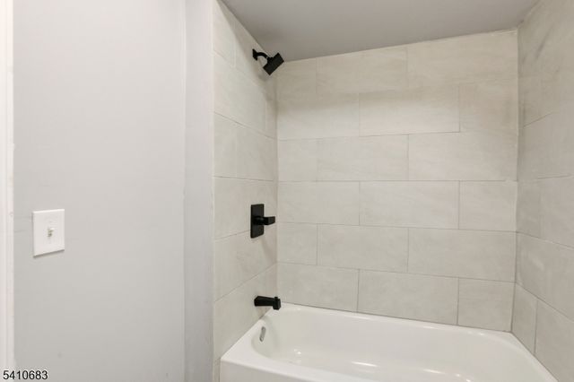 215 Hillside Ave, Newark City, NJ 07108