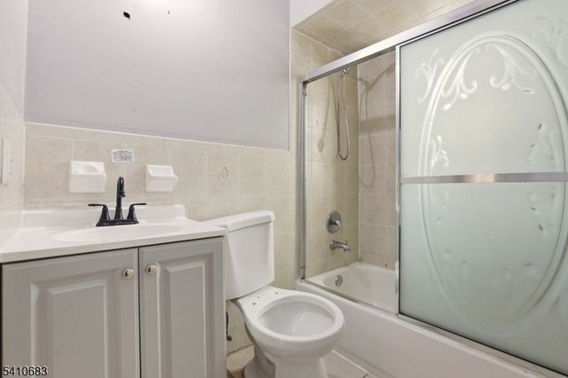 215 Hillside Ave, Newark City, NJ 07108