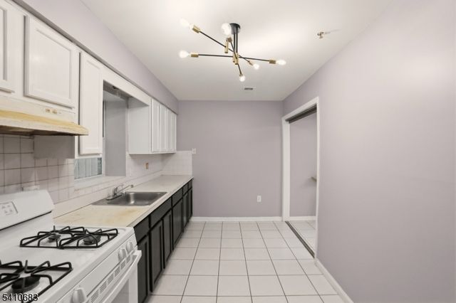 215 Hillside Ave, Newark City, NJ 07108