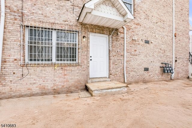 215 Hillside Ave, Newark City, NJ 07108