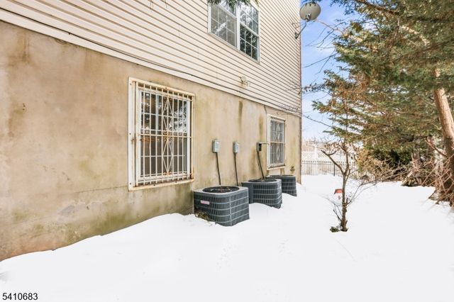 215 Hillside Ave, Newark City, NJ 07108