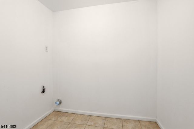 215 Hillside Ave, Newark City, NJ 07108